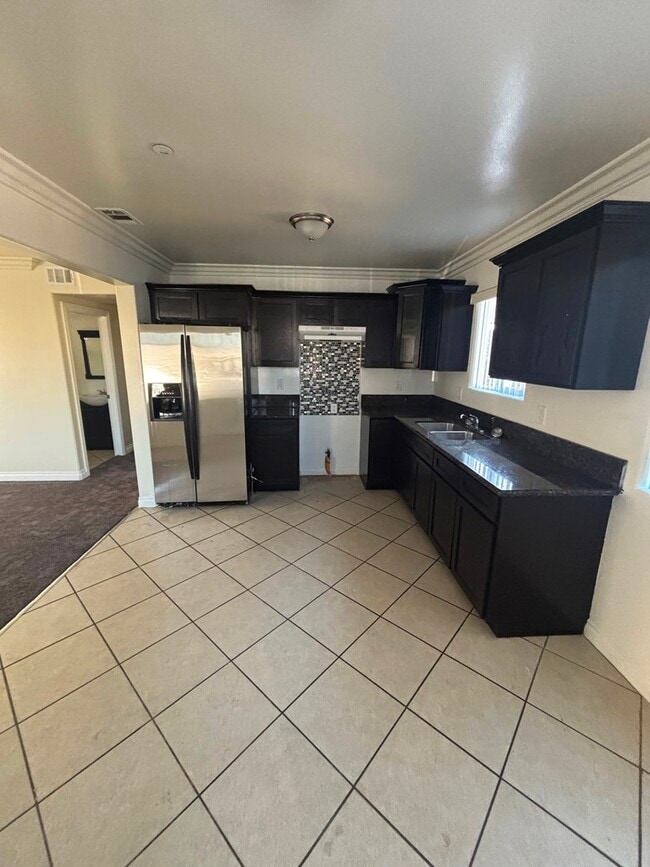 Photo - 314 W 65th St