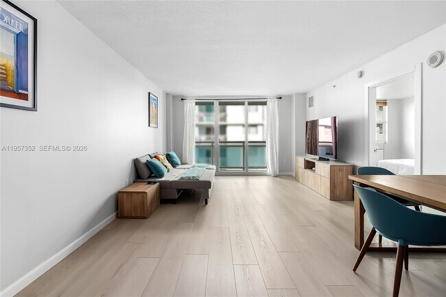 Photo - 6917 Collins Ave Unidad 1106