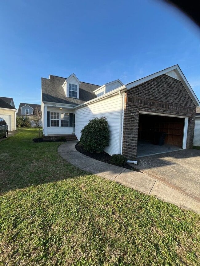 Building Photo - 605 Federal Ct