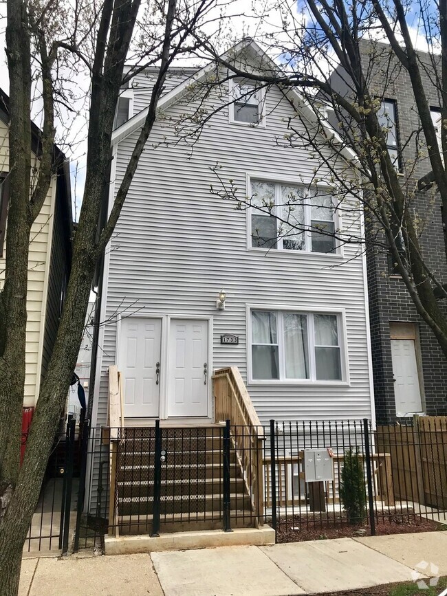 Building Photo - 1733 N Artesian Ave Rental