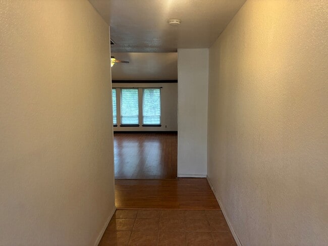 Photo - 2335 W Tecumseh St