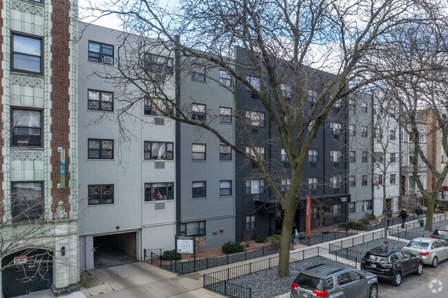 Photo - Oakdale Terrace - 525 W Oakdale Ave