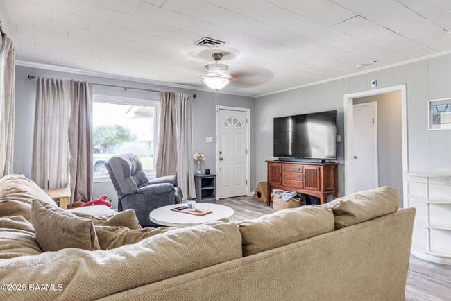 605 Old Kaplan Hwy