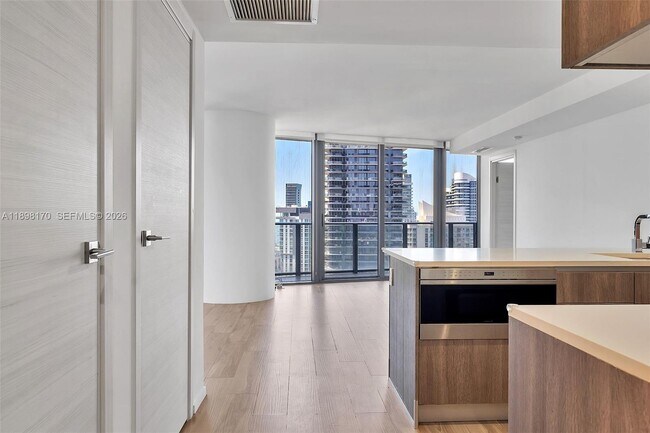 Photo - 801 S Miami Ave Unidad 4404