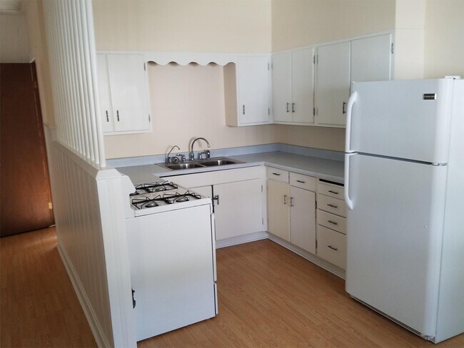 Photo - 612 S Main St