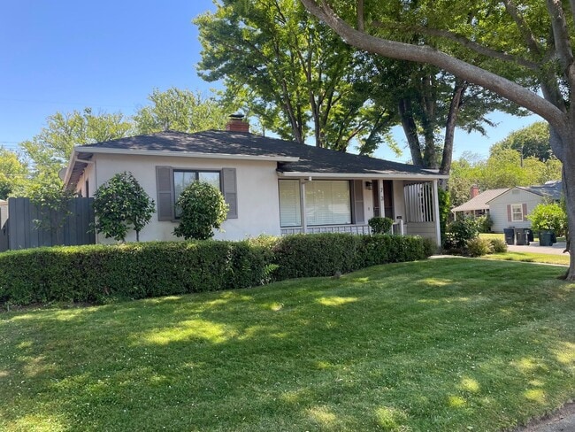 Building Photo - 3 Bed/1 Bath Single Family Home in East Sacramento