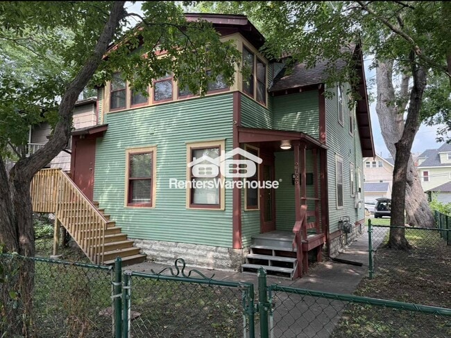 Building Photo - 2733 Columbus Ave. Rental