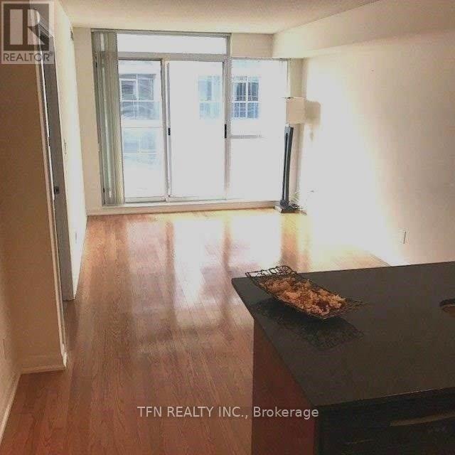 Photo - 5793 Yonge St