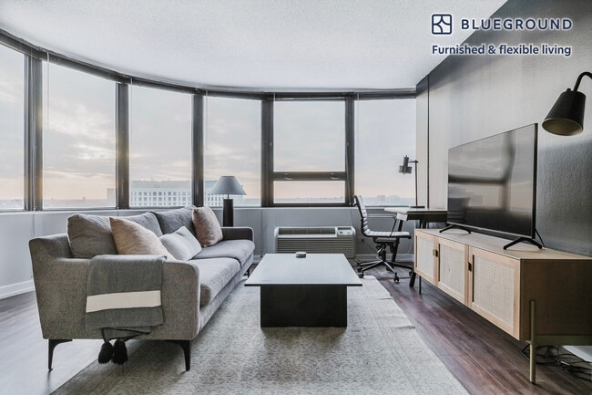 Building Photo - 1212 S Michigan Ave Rental