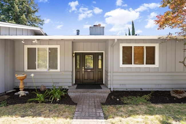 Photo - 1021 Windsor Dr