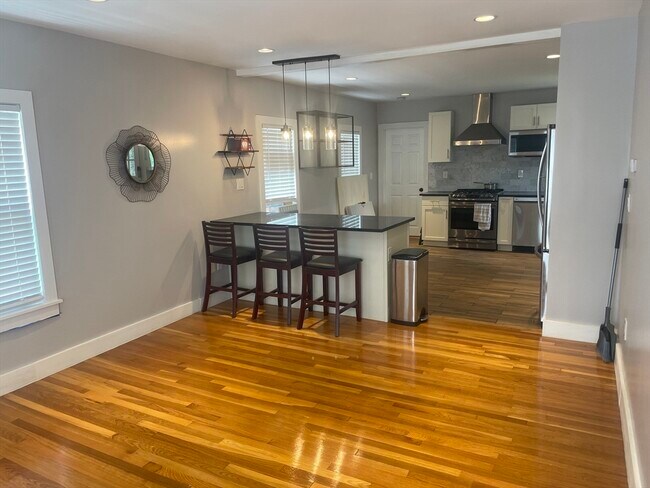 Photo - 70 Redington St Unidad 2
