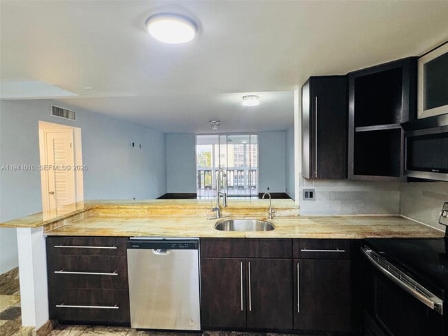 Photo - 900 NE 12th Ave Unit 501