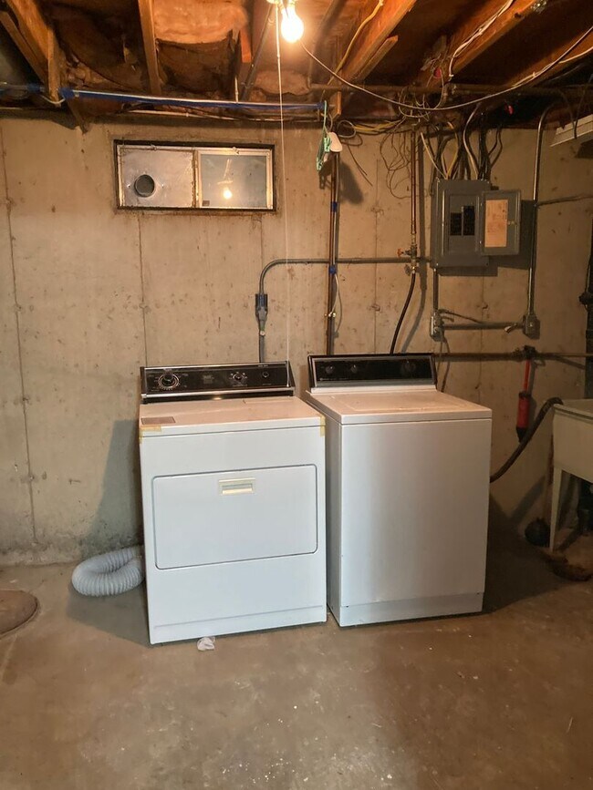 Photo - 809 Pettit Ct