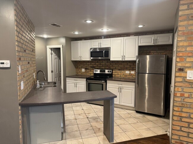 Photo - 1233 Wyndham Ct Unidad 105 Rental