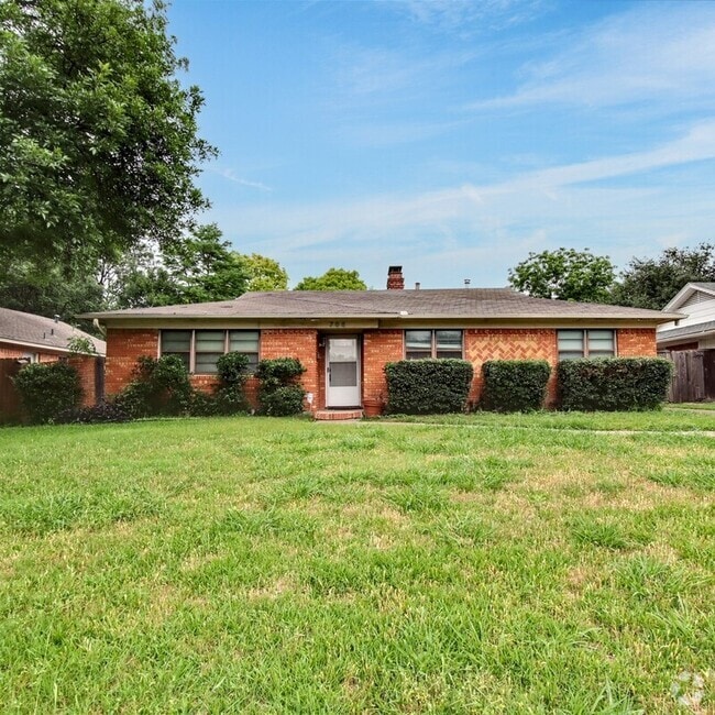 Building Photo - 708 James Dr Rental
