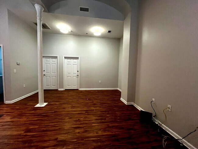Lofts at Poplar Pointe