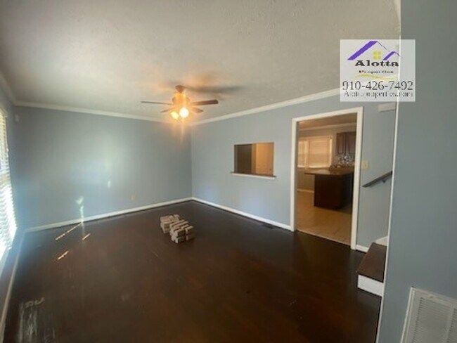 Photo - 6114 Regis Ct