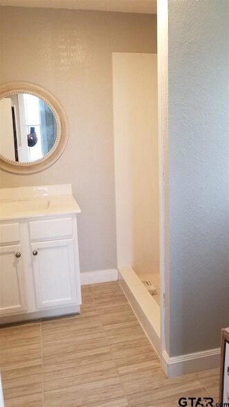 Photo - 902 Crockett St