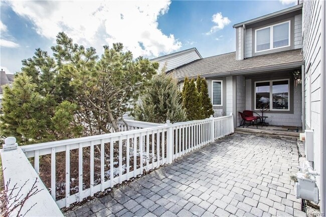 Photo - 100 Midlake Cir Townhome