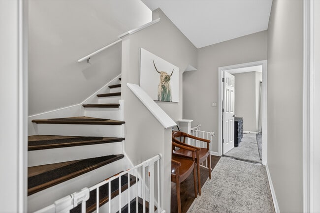 Photo - 1409 N Burling St