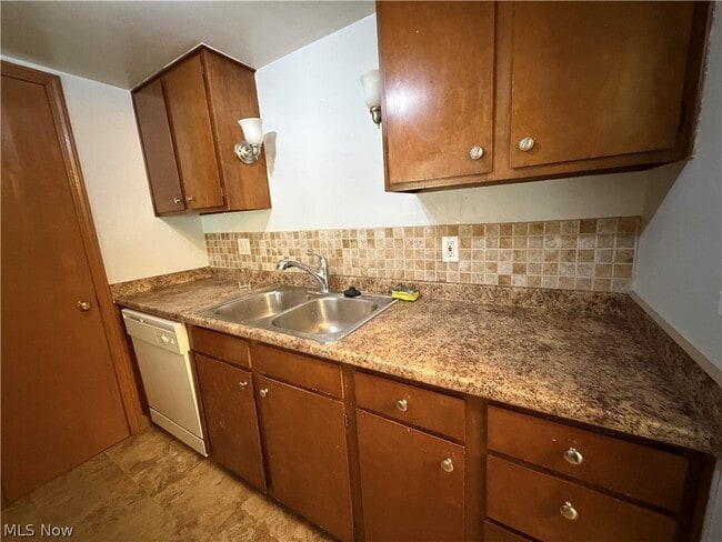 Photo - 6910 Carriage Hill Dr Unit 202