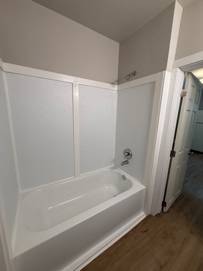 Photo - 1624 W 6th Ave Unit Apt 2
