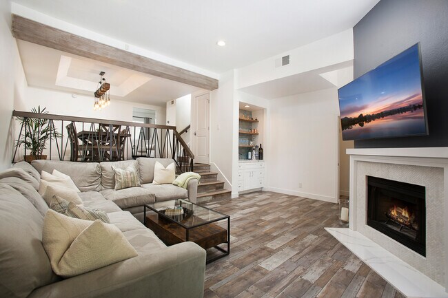 Photo - 18755 Hatteras St