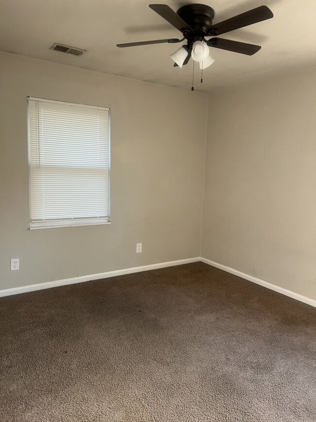 Photo - 6108 Dickson Rd Unit 6108 Dickson Rd Apt #3