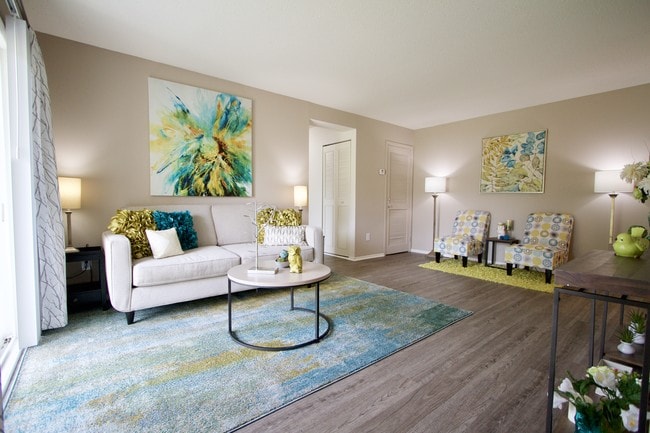 Gorgeous living areas - Greenbrier Woods Apartments