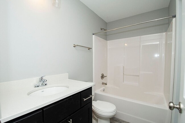 3822 Scorpio Dr SE