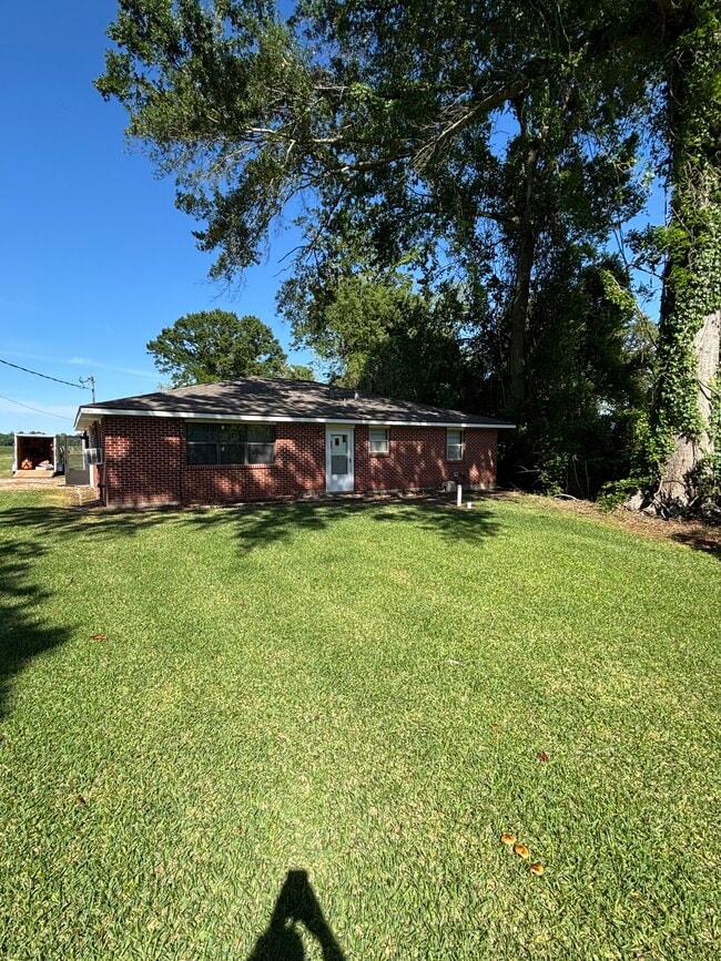 Photo - 17415 Sidney rd