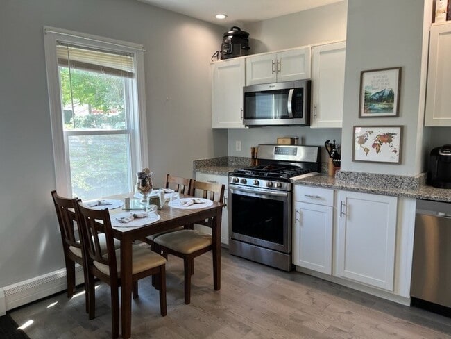 Photo - 103 Dysart St Townhome