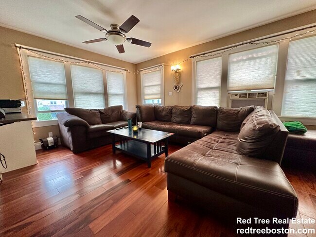 Photo - 39 Donnybrook Rd Unit 1