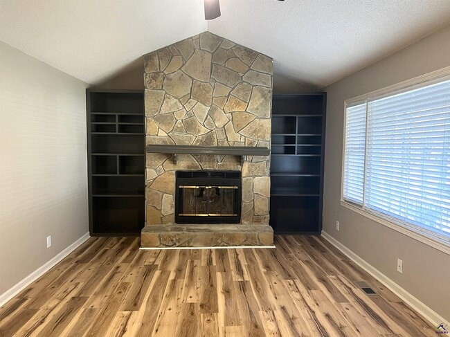 Photo - 221 Jefferson Cir