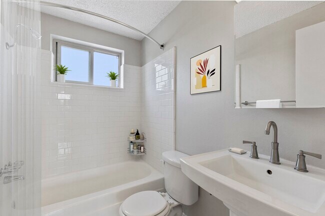 Photo - 8 S Clarkson Street