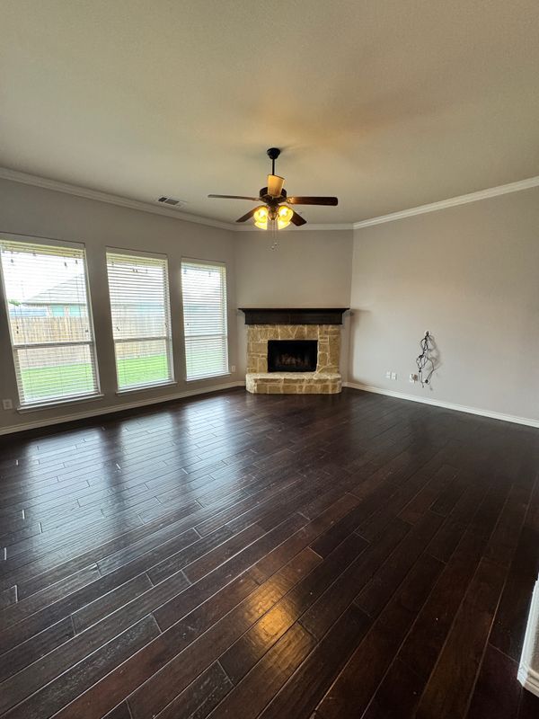 Photo - 421 Commonwealth Dr