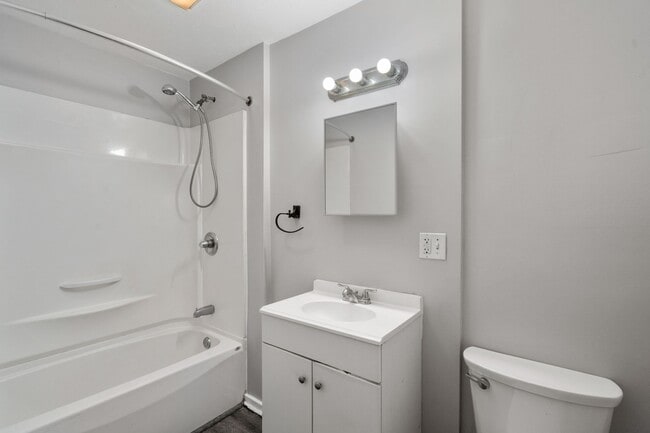 34 Esther St Unit 2