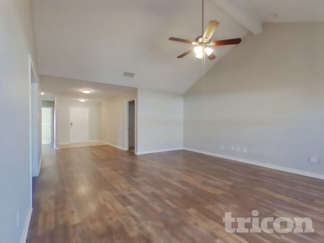 Photo - 102 Saddlebag Ct