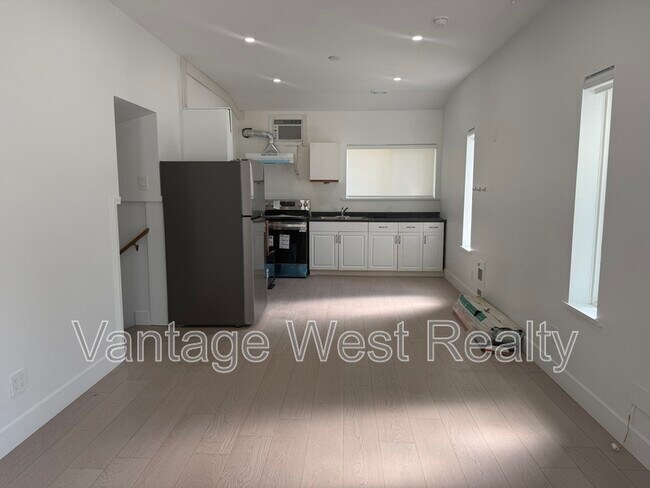 Photo - 907 Sutherland Ave