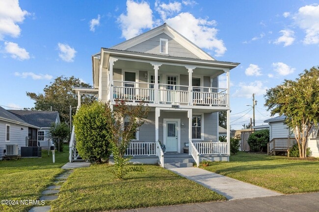 Photo - 1406 Evans St