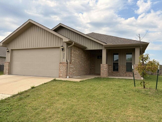Building Photo - WEBB CITY Beautiful 3 Bedroom 2 Bathroom ...