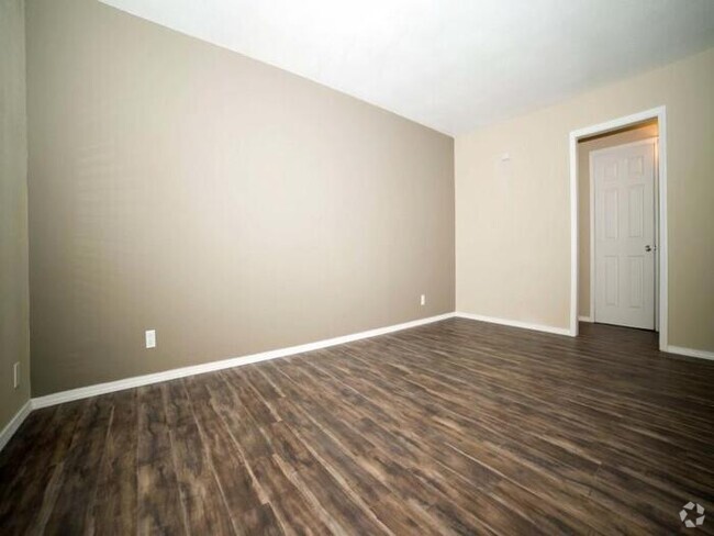 Building Photo - 7135 Oaklawn Dr Unit b1 Rental