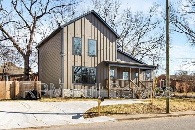 Building Photo - 2134 25th Ave N