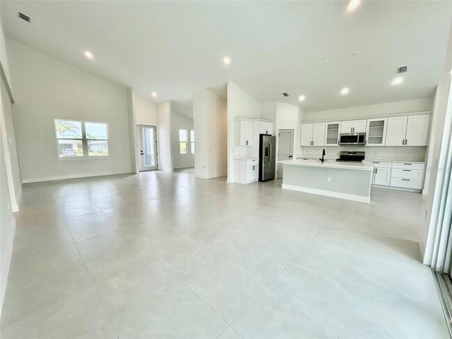 Photo - 8181 Tecumseh Cir