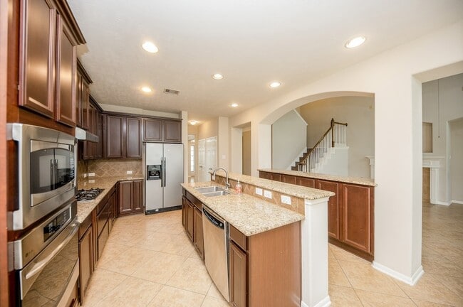 Photo - 602 Coggins Point Way