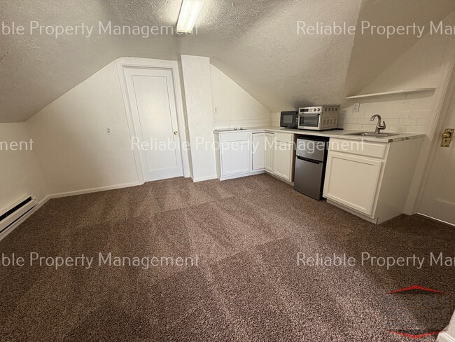 Photo - 312 Gladstone St