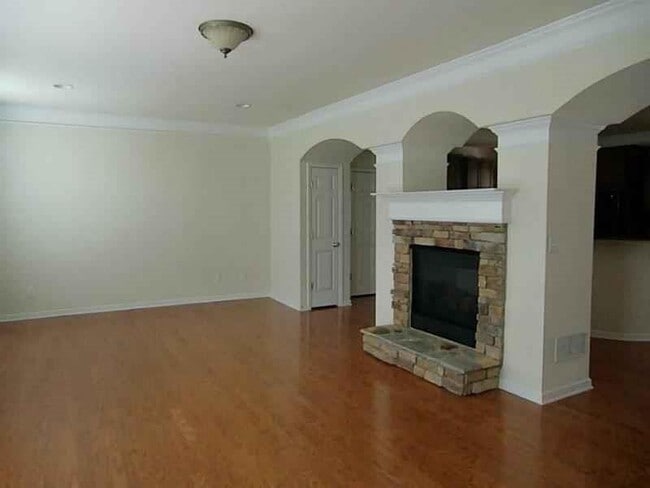 Photo - 10905 Brunson Dr