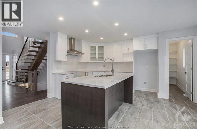 Photo - 572 Chambord St