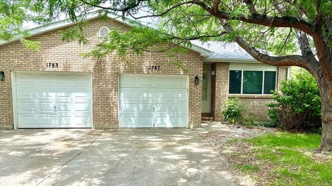 Photo - Beautiful 2 Bed/1 Bath Ranch Style Townhome!
