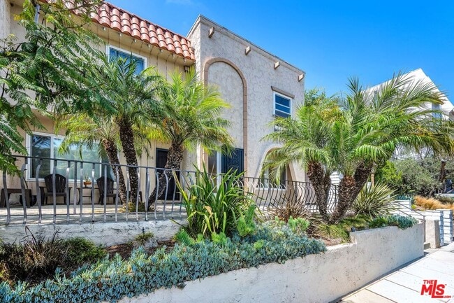 Building Photo - 8025 Redlands St Unit 15